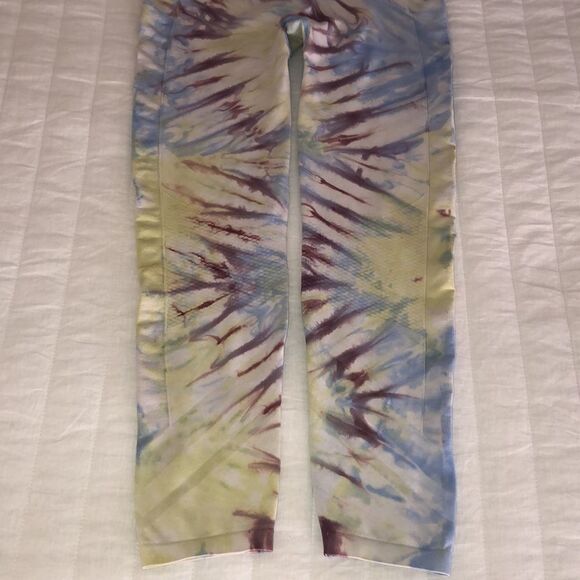 Tory Burch Sport M Tie Dye Seamless Cropped Chevron Leggings - Picture 9 of 11